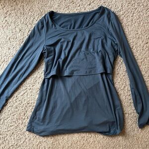 Kindred Bravely nursing/breastfeeding long sleeve top.